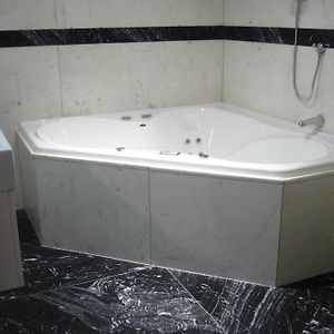Two-Bedroom Chalet Spa Bath